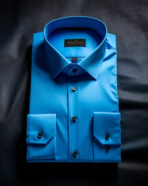 蓝色衬衫4:5比例